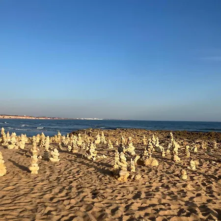 Casa Oura Located 100 Metres From The شقة