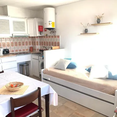 Casa Oura Located 100 Metres From The *