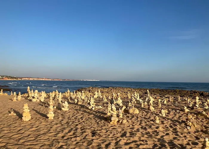 Casa Oura Located 100 Metres From The شقة