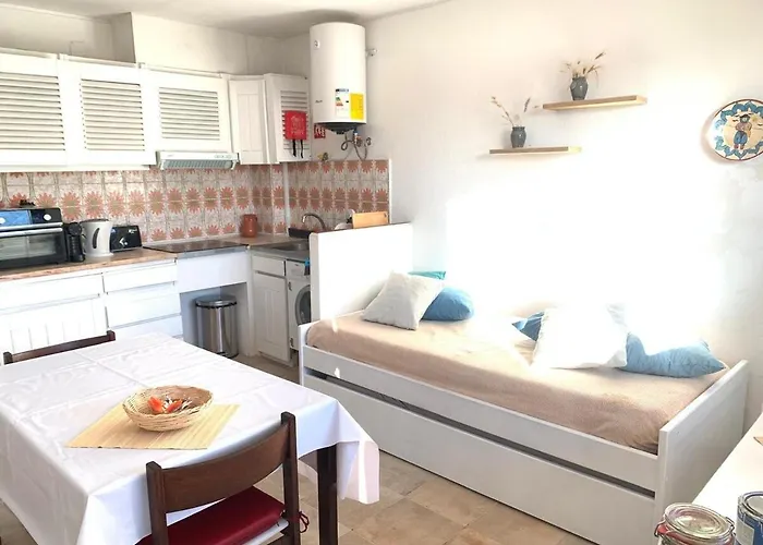 Casa Oura Located 100 Metres From The *