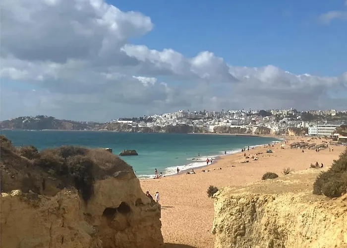 Casa Oura Located 100 Metres From The 阿尔布费拉