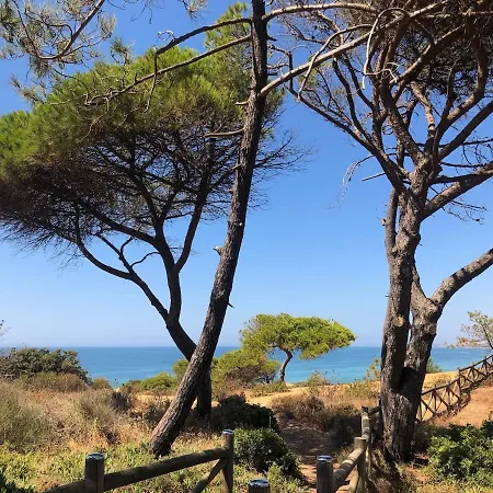 Casa Oura Located 100 Metres From The Apartament *
