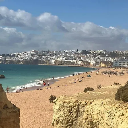 Apartament Casa Oura Located 100 Metres From The