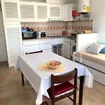 Casa Oura Located 100 Metres From The Apartman *
